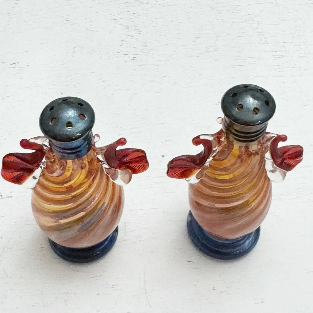 Gorgeous Vintage Hand Blown Art Glass Cranberry Swirl  Salt & Pepper Shakers - Picture 2 of 12